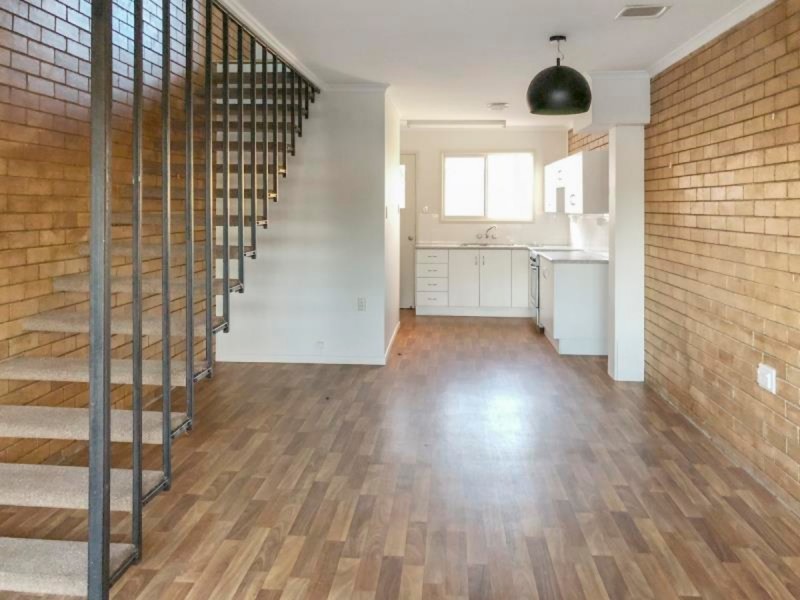 2/227 Flowers Avenue, Frenchville QLD 4701